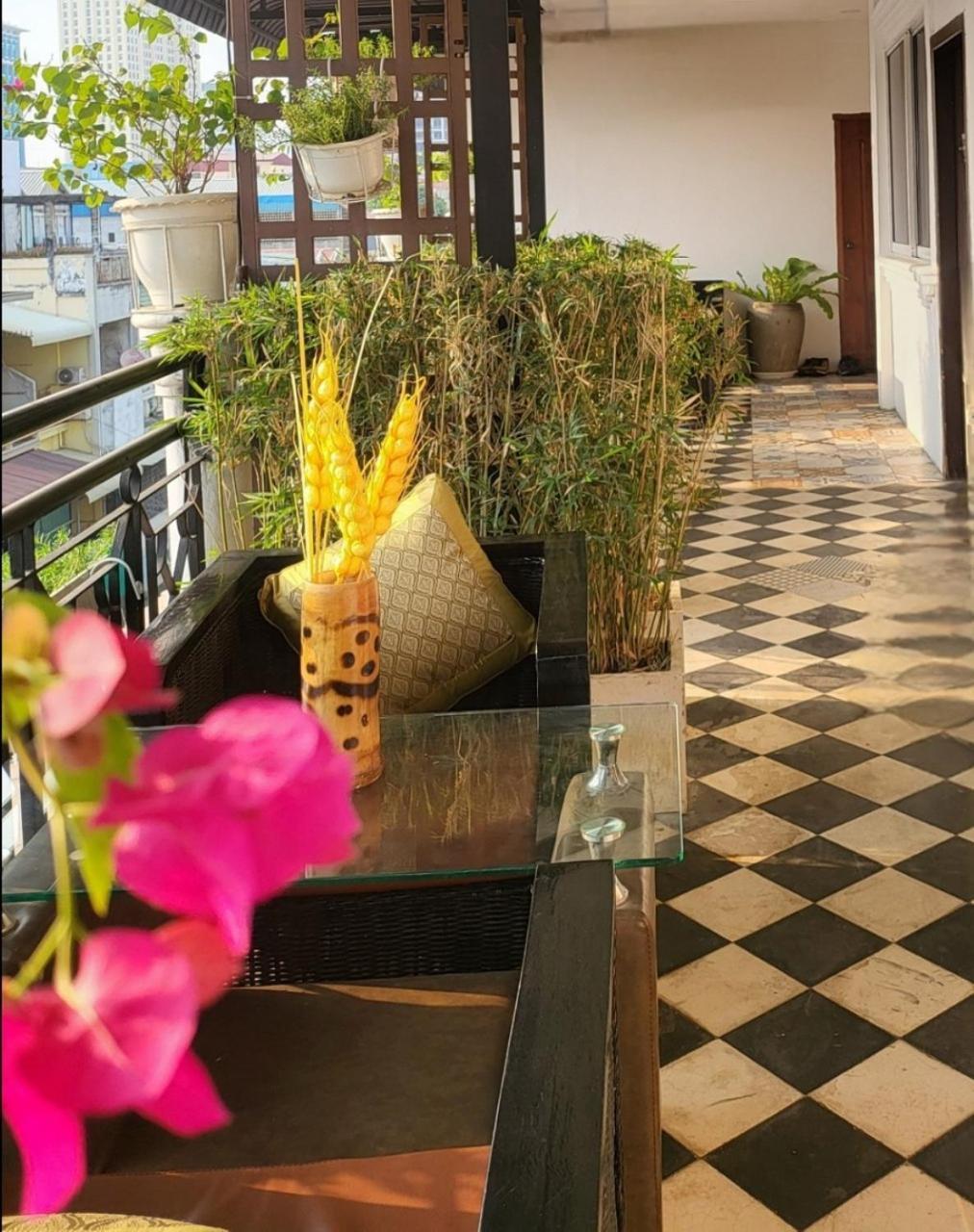 Sun Chakra Boutique Hotel Phnom Pen Exterior foto